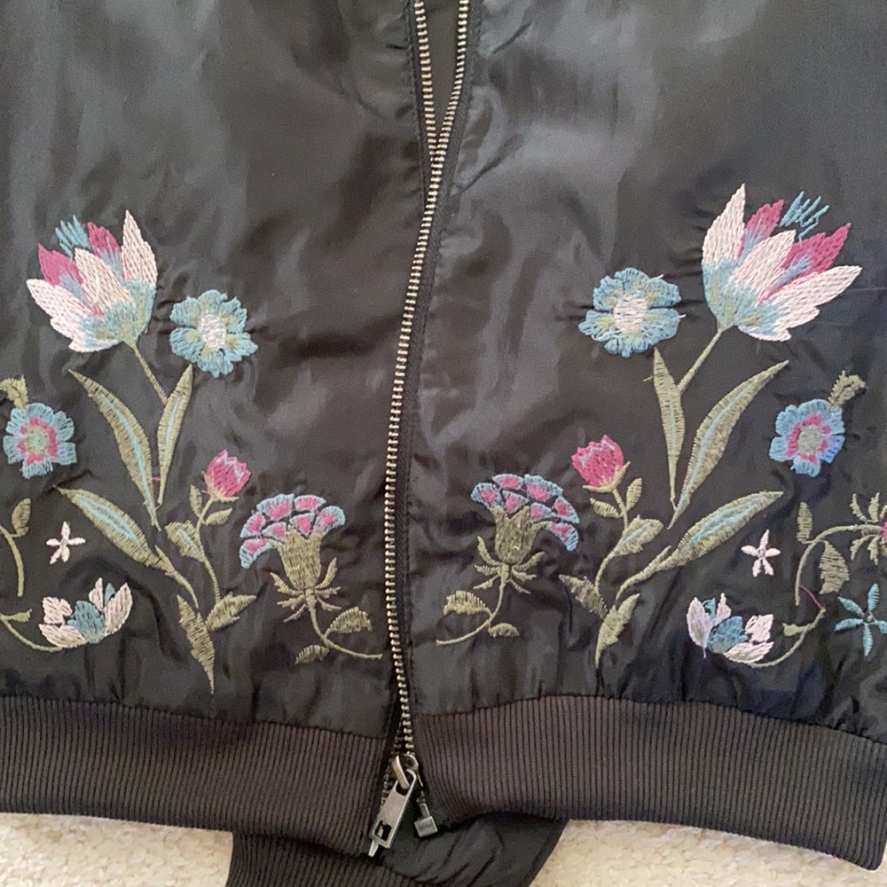 Ladies Embroiderd Jacket - Picture 4 of 4